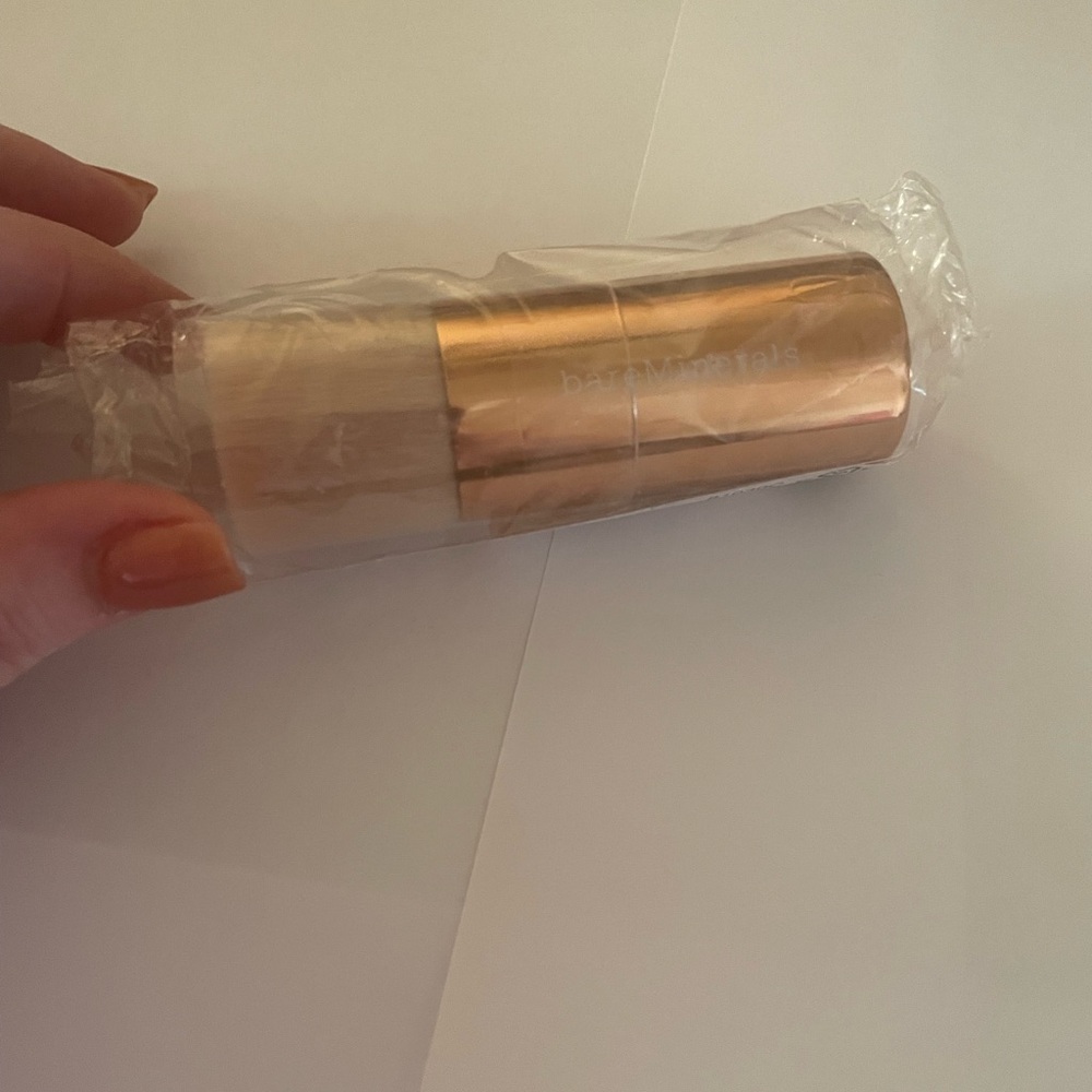 Bareminerals Beautiful Finish Brush